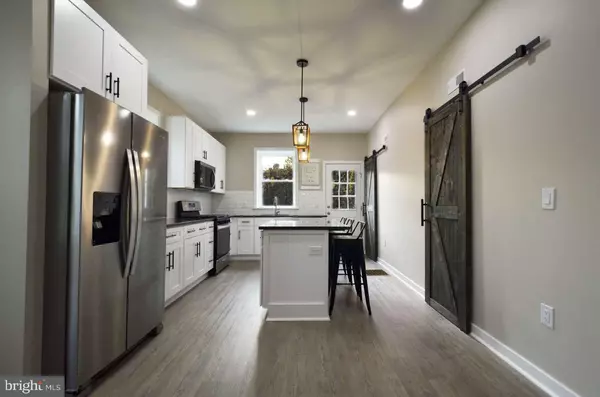 Philadelphia, PA 19143,914 S 54TH ST