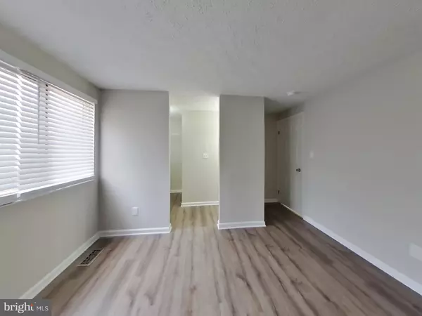 Triangle, VA 22172,3695 MASTHEAD TRL