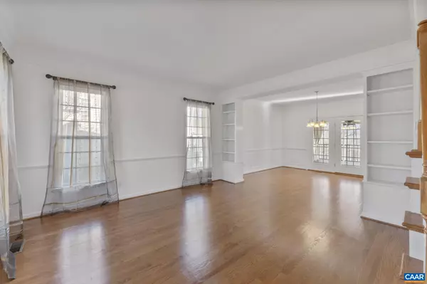 Charlottesville, VA 22903,2053 RIDGETOP DR