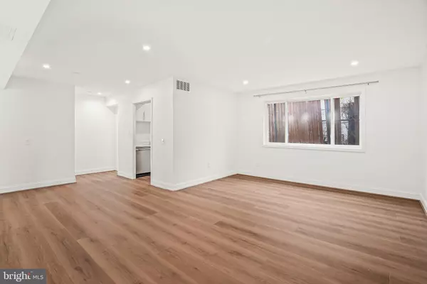 3821 HAMILTON ST #A-102, Hyattsville, MD 20781