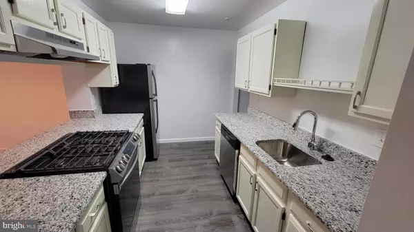 Newark, DE 19702,1402 WATERS EDGE DR #170