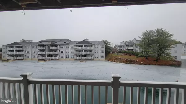 1402 WATERS EDGE DR #170, Newark, DE 19702