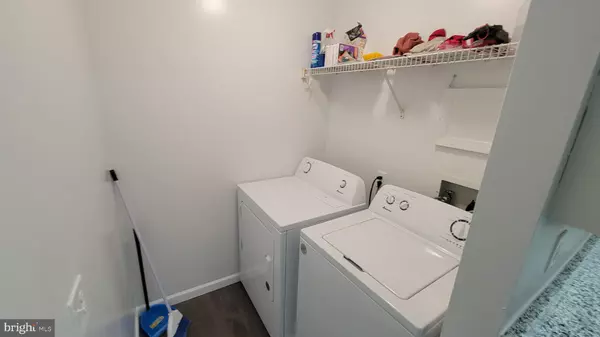 Newark, DE 19702,1402 WATERS EDGE DR #170