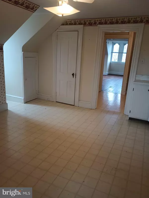 Quarryville, PA 17566,27 W STATE ST