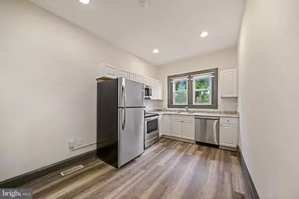 Kennett Square, PA 19348,119 S BROAD ST #1