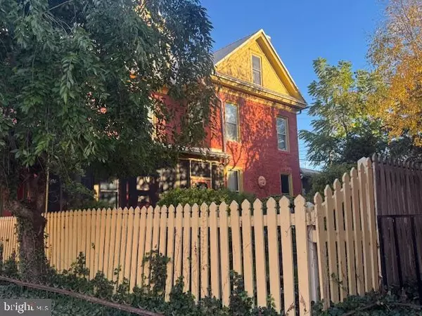 Lewistown, PA 17044,11 N WAYNE