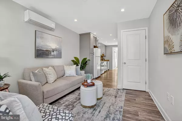 Alexandria, VA 22314,312 N HENRY ST #1/2