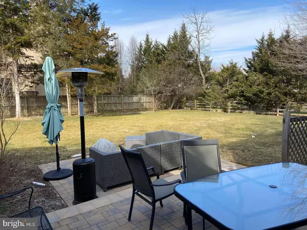 Mclean, VA 22102,1256 SPRING HILL RD