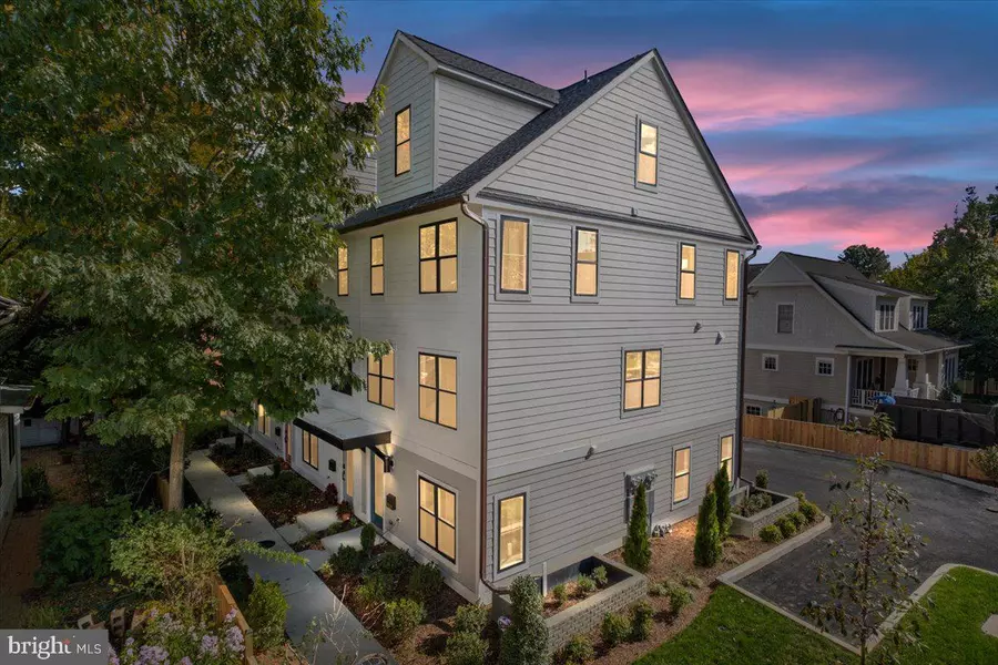 909 N IRVING ST, Arlington, VA 22201