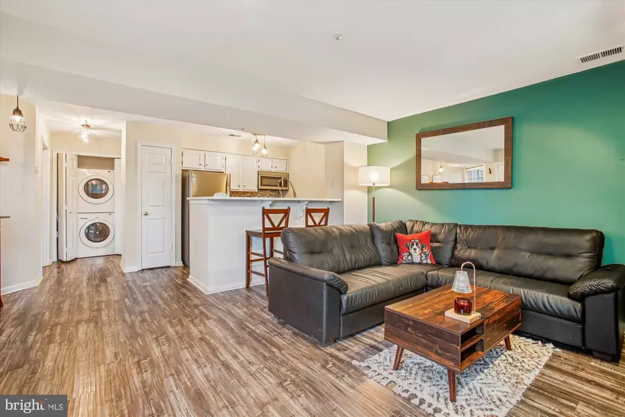 6000 ELLESMERE CT #B, Alexandria, VA 22315