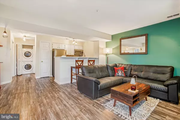 6000 ELLESMERE CT #B, Alexandria, VA 22315