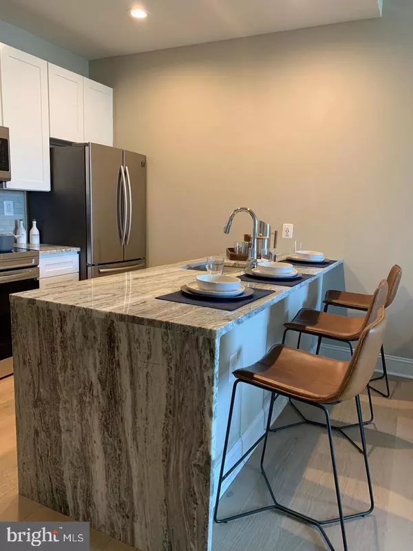 Philadelphia, PA 19103,2130 ARCH ST #210