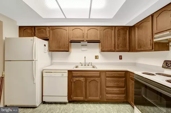 Sterling, VA 20164,23 MONARCH DR