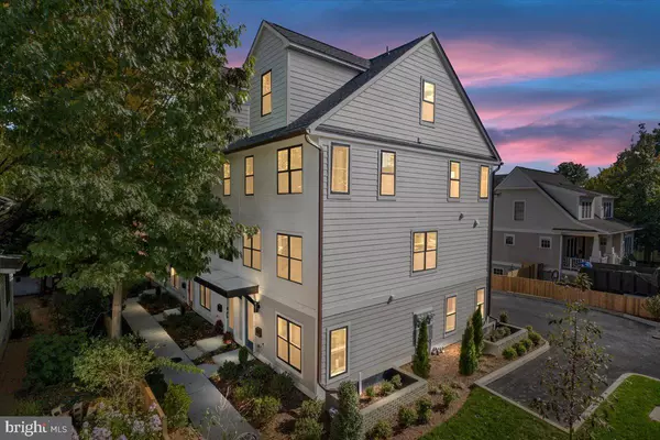 915 N IRVING ST, Arlington, VA 22201