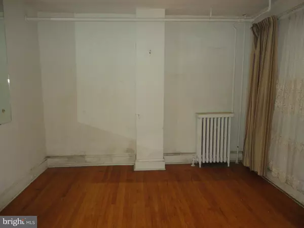 Atlantic City, NJ 08401,608 N OHIO AVE