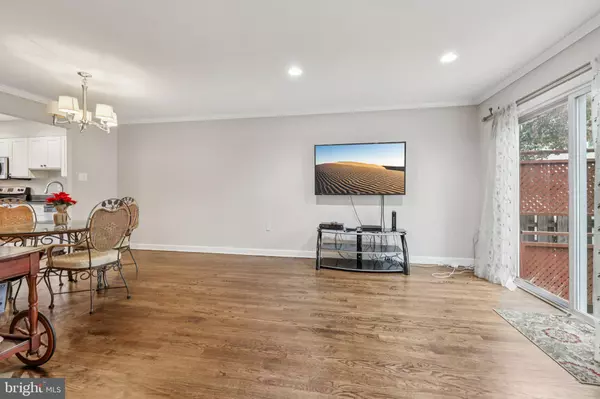 Leesburg, VA 20176,148 MEADOWS LN NE