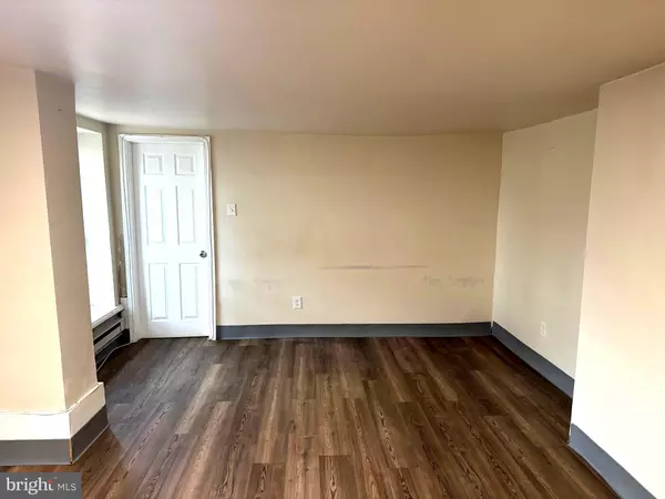 Quakertown, PA 18951,725 W BROAD ST #4