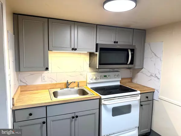 Quakertown, PA 18951,725 W BROAD ST #4