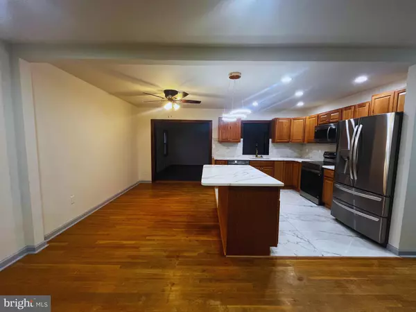 Capitol Heights, MD 20743,6913 CANYON DR