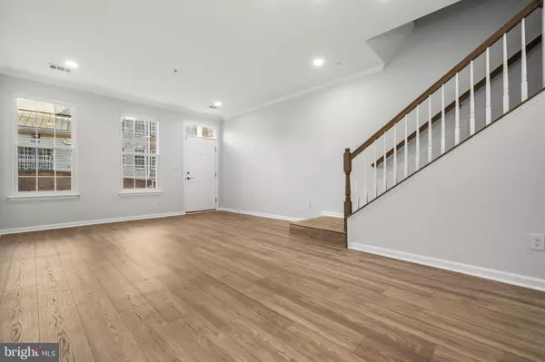 Vienna, VA 22180,2665 MANHATTAN PL #109