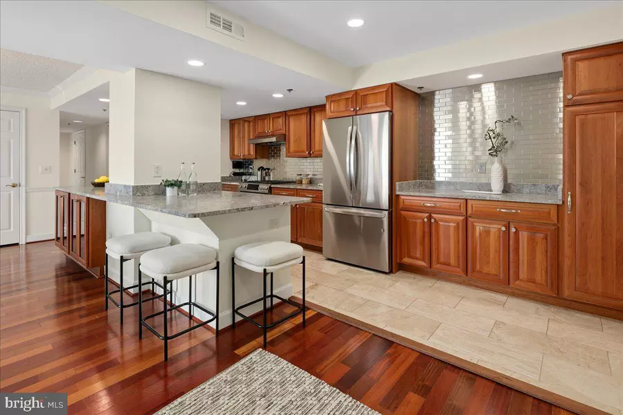 1276 N WAYNE ST #711, Arlington, VA 22201