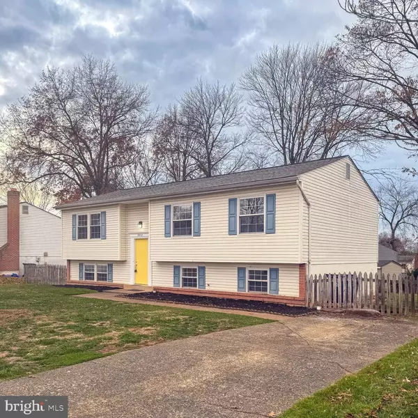 9212 LANDGREEN ST, Manassas, VA 20110