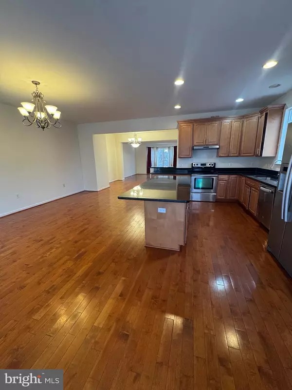 Ashburn, VA 20147,44290 PAWNEE TER