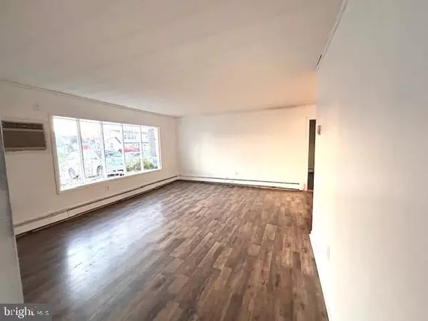 Levittown, PA 19055,58 JOLLY LN