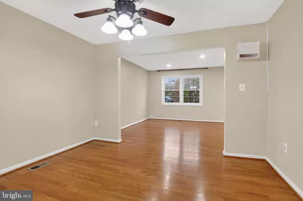 Manassas, VA 20110,8944 PRINCETON PARK DR