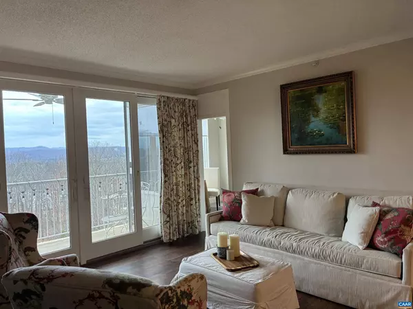 Charlottesville, VA 22903,500 CRESTWOOD DR #2403