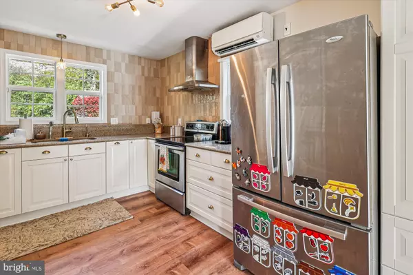 Arnold, MD 21012,832 CLIFTON AVE