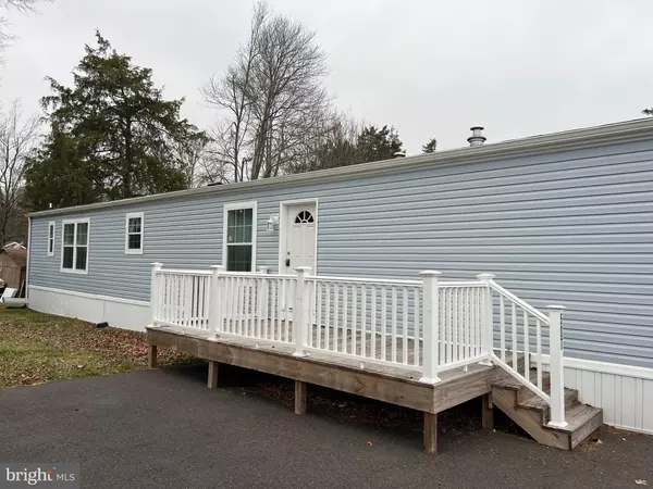 507 MAPLE DR, Green Lane, PA 18054