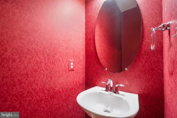 Falls Church, VA 22041,6081 MADISON POINTE CT