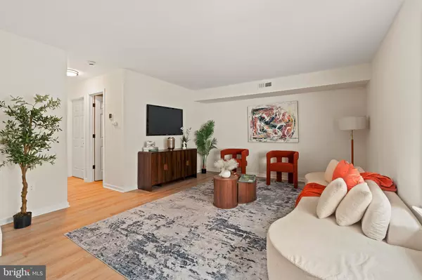 Philadelphia, PA 19154,4445 ERNIE DAVIS CIR