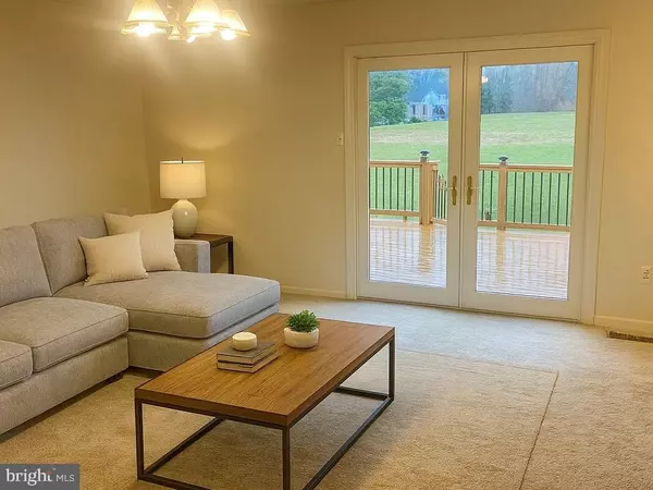 Upper Chichester, PA 19014,86 LOUIS JAMES CT #86