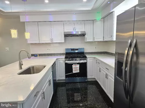 Philadelphia, PA 19146,1555 S HOLLYWOOD ST