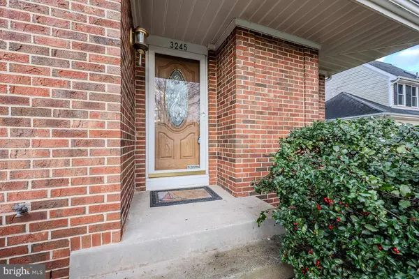 Herndon, VA 20171,3245 KINROSS CIR