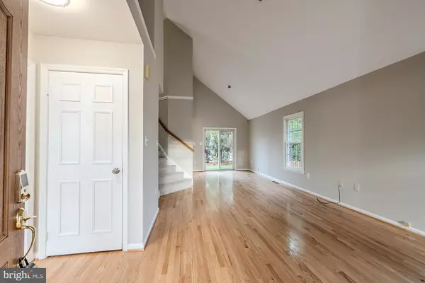 Herndon, VA 20171,3245 KINROSS CIR