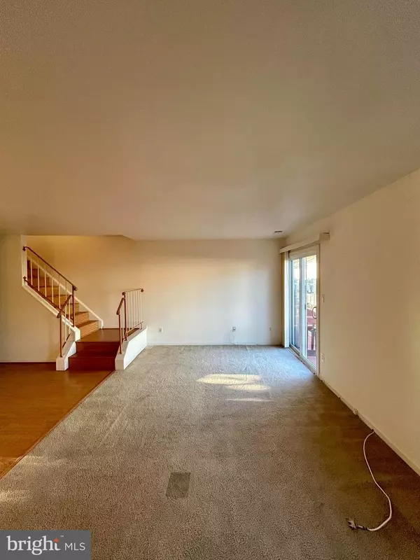 Dumfries, VA 22025,16321 TACONIC CIR