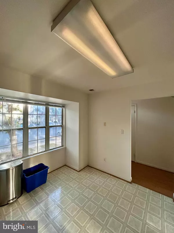 Dumfries, VA 22025,16321 TACONIC CIR