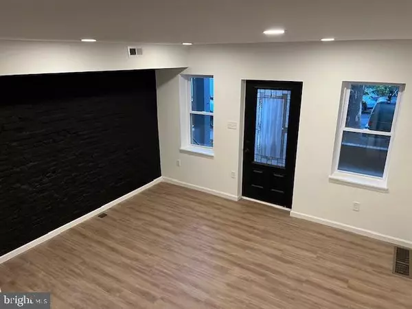 Philadelphia, PA 19120,5813 N 7TH ST