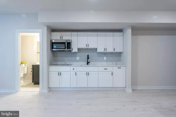 Bowie, MD 20716,402 MEADOW CREEK DR