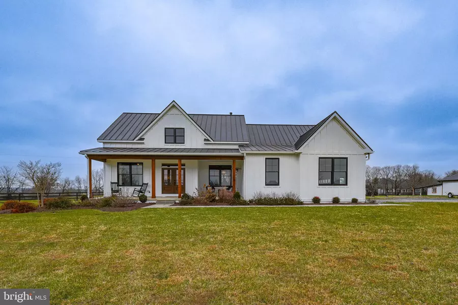 165 ANCIENT OAK LN, Berryville, VA 22611