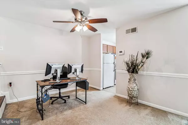 Laurel, MD 20707,15603 DORSET RD #17