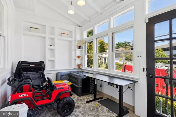 Narberth, PA 19072,322 WOODBINE AVE