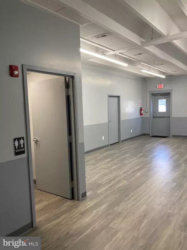 Vineland, NJ 08360,422 W LANDIS AVE