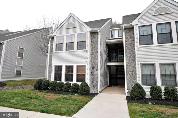 28 BRIDGEWATER DR, Marlton, NJ 08053