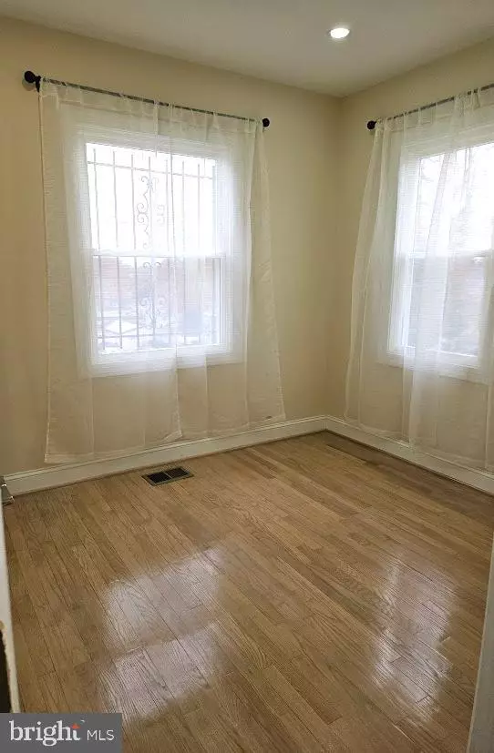 Capitol Heights, MD 20743,707 61ST AVE