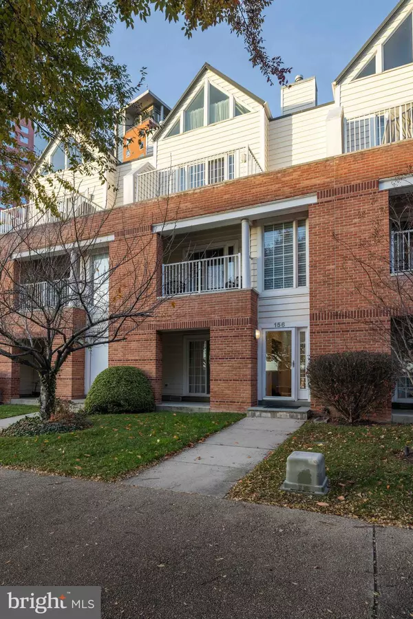 156 CHRISTINA LANDING DR, Wilmington, DE 19801