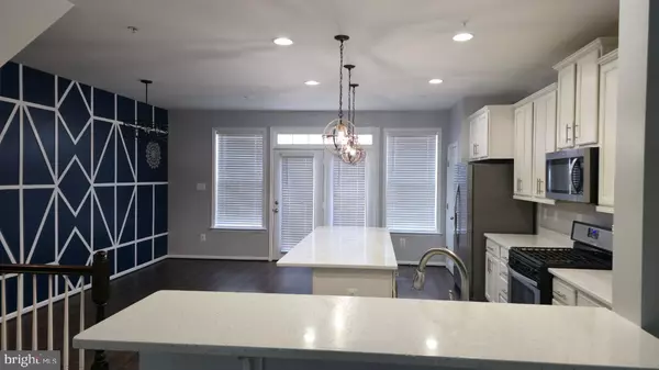 Frederick, MD 21701,211 SPRING BANK AVE